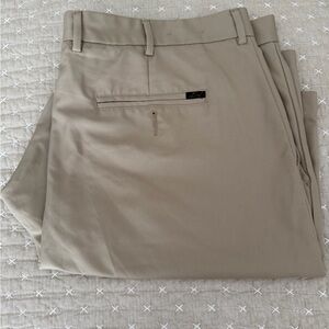 Greg Norman Golf Shorts sz 40. Excellent Condition!